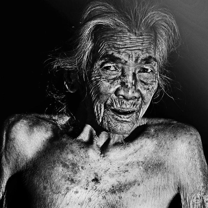 http://www.apelphotography.com/wp-content/uploads/2012/07/The-Art-of-Old-Face-Apel-Photography-Bali-Photographers-4.jpg